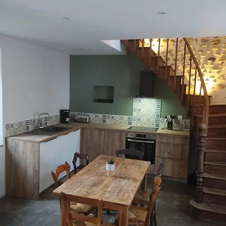 Au Pied Des Pyrenees Feriehus